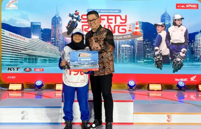 Juara 1 — Community Advisor (AT Class) – Female