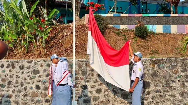Semangat Pancasila, SMK Negeri 7 Kendal Gelar Upacara Hari Kesaktian Pancasila 2026