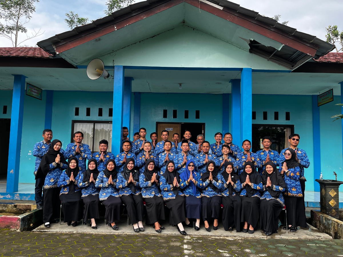 image slide Guru dan Karyawan