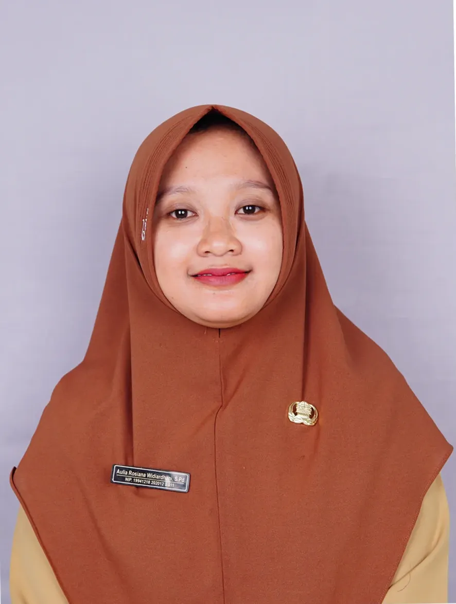 Aulia Rosiana Widiardhani, S.Pd.