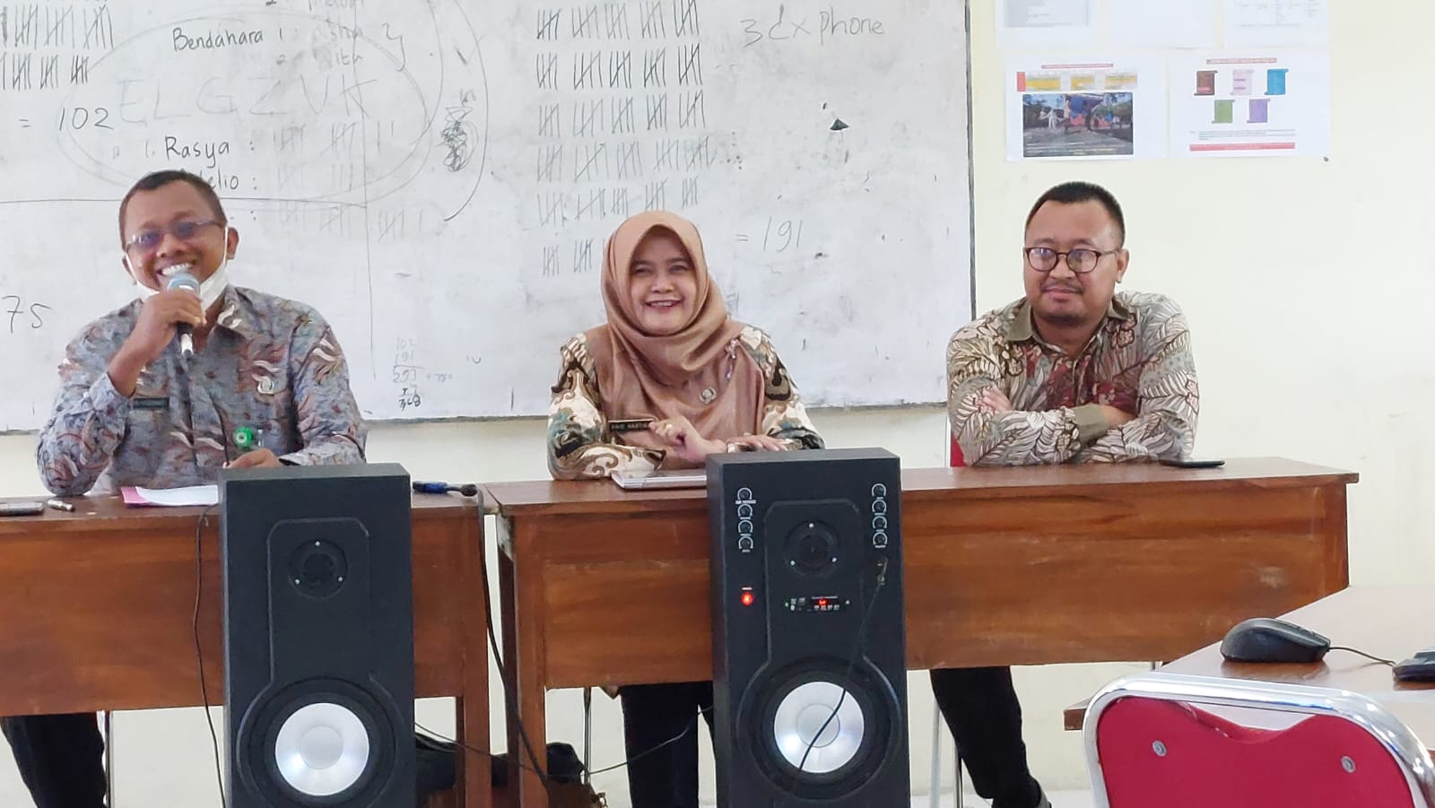 PENGAWAS PEMBINA SMK N 7 KENDAL HADIRI FORUM GRUP DISCUSSION (FGD)
