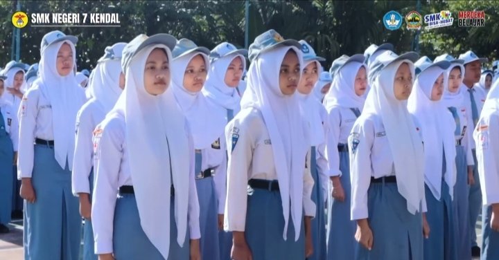 Pelantikan OSIS Masa Bhakti 2024-2025 berlangsung dengan penuh khidmat