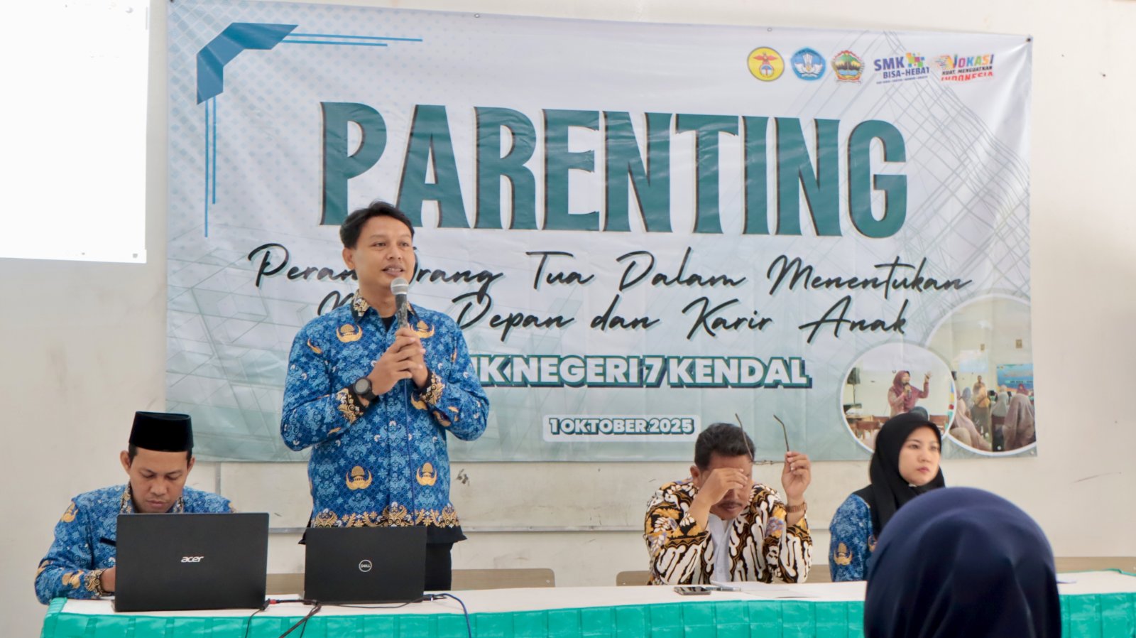 Seminar Parenting SMK Negeri 7 Kendal Tahun 2025 mengangkat tema "Peran Orang Tua dalam Menentukan Masa Depan dan Karier Anak"